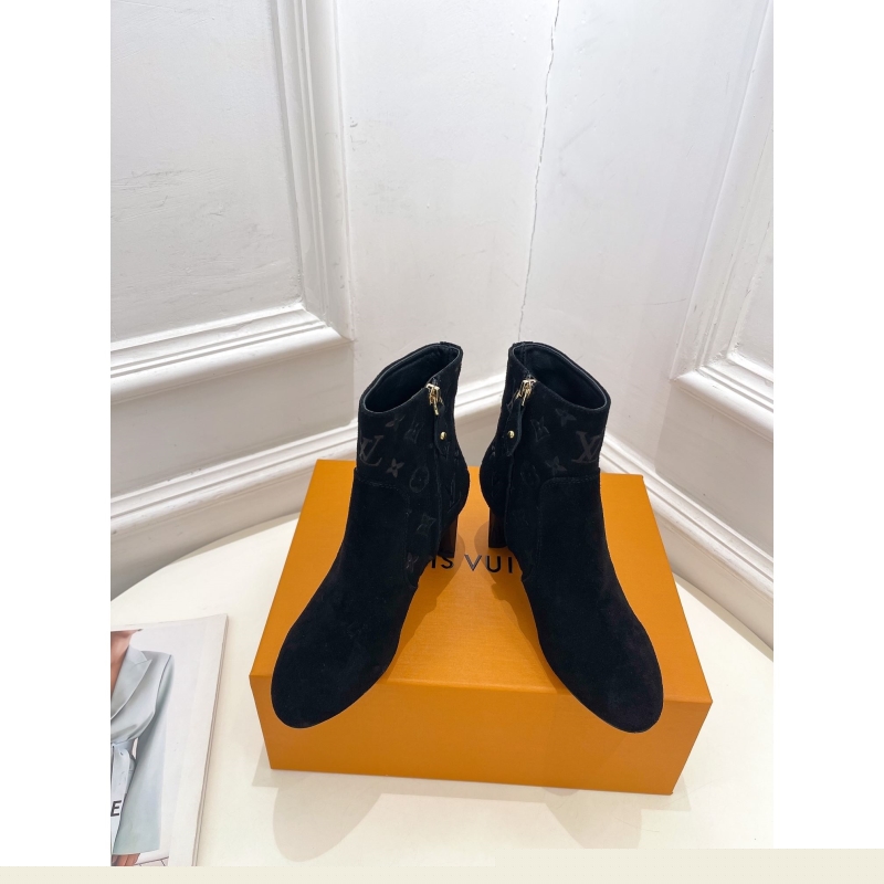 l**is V*t*n boots